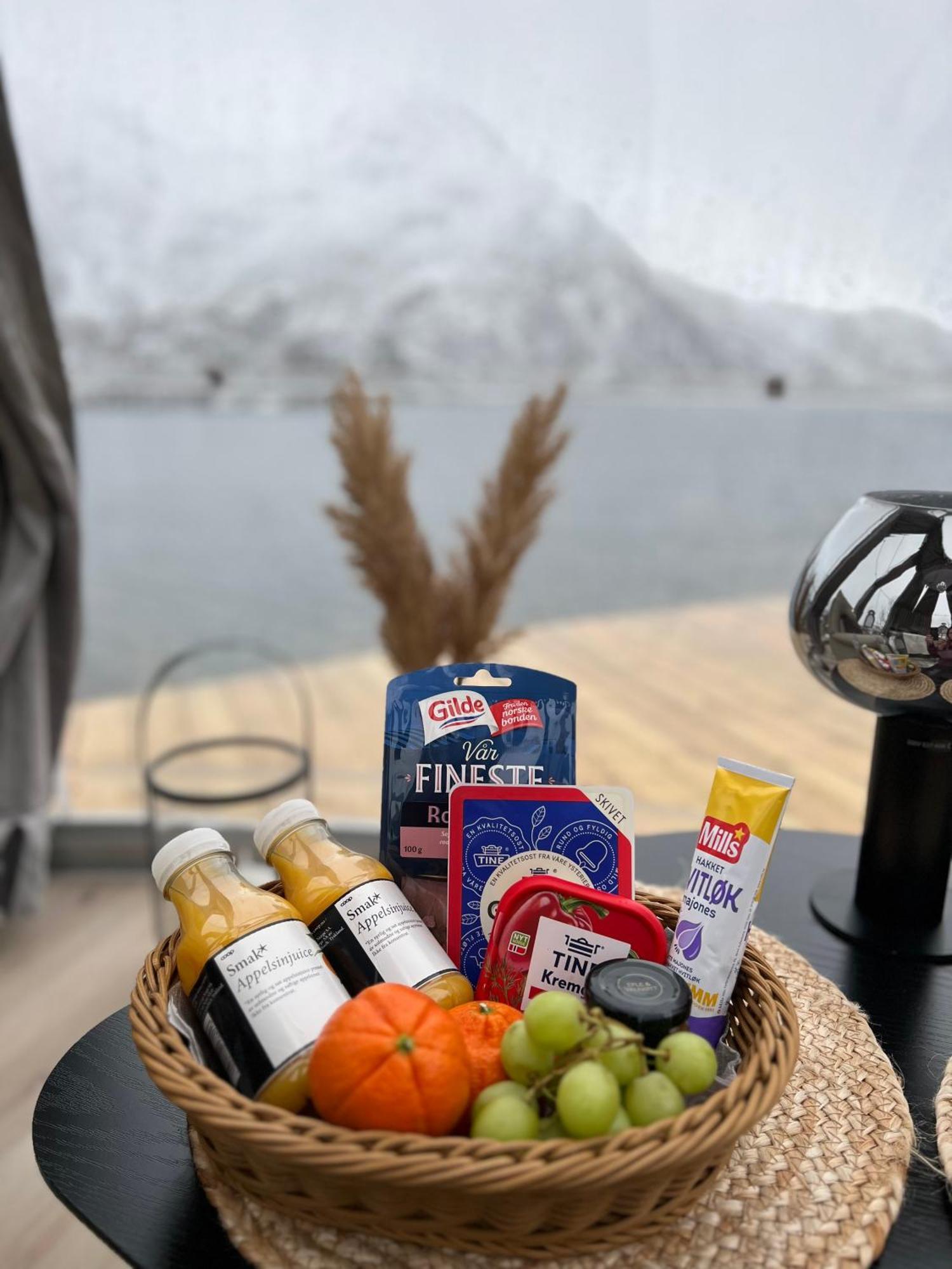 Lofoten Glampingdome Myrland Екстериор снимка