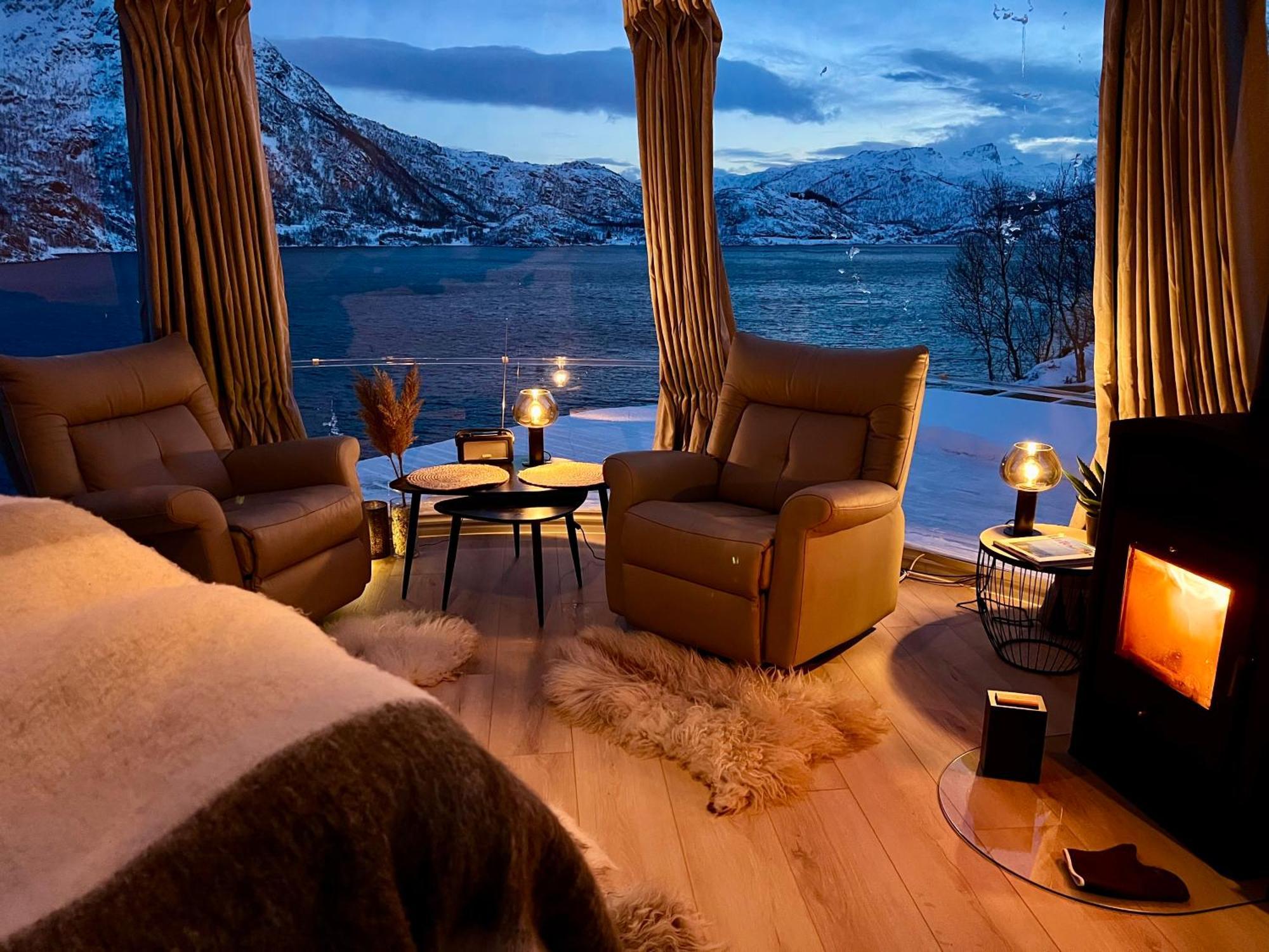 Lofoten Glampingdome Myrland Екстериор снимка