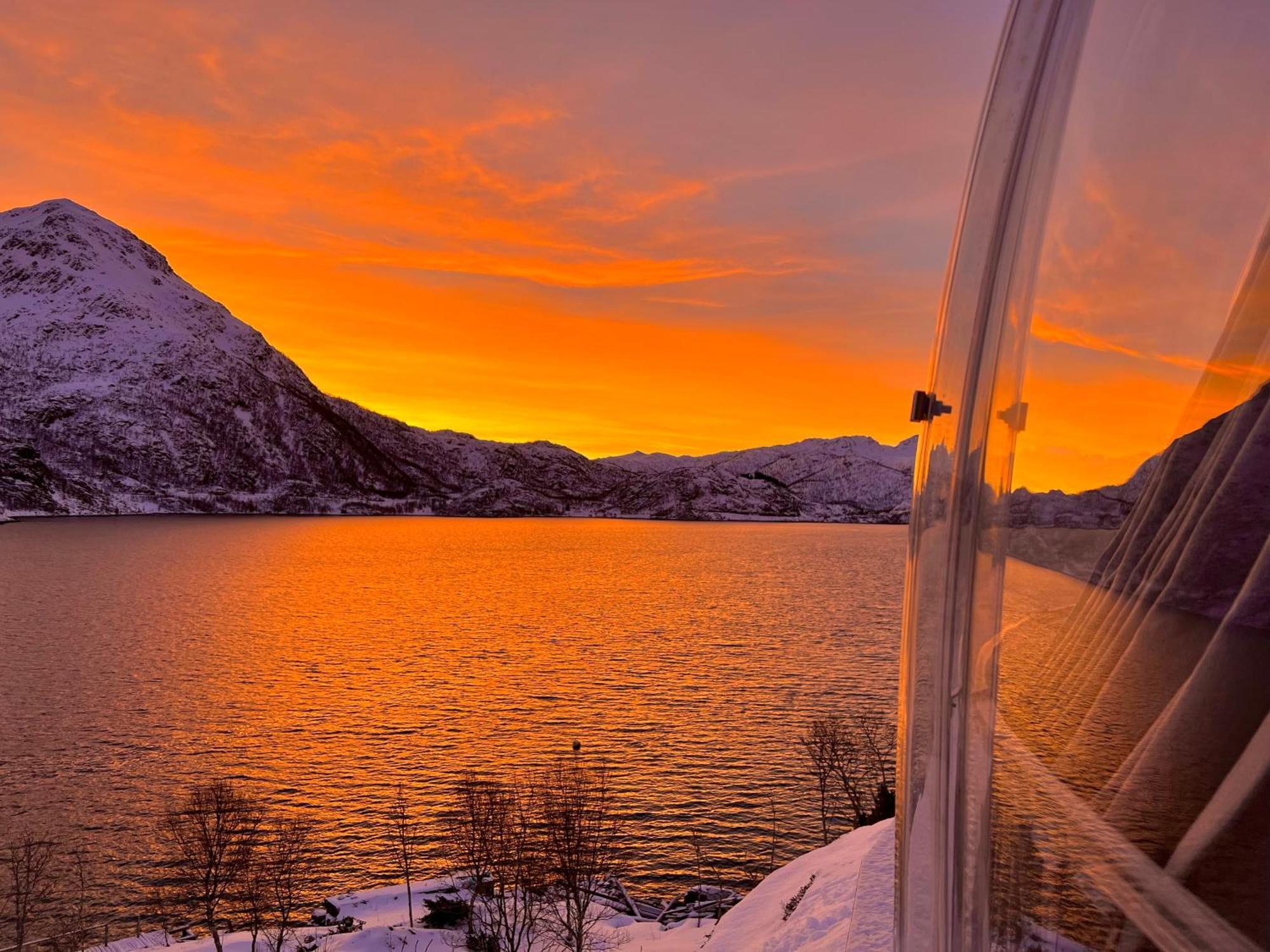 Lofoten Glampingdome Myrland Екстериор снимка